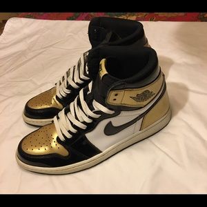 Beater Jordan 1 “ Gold Toe “